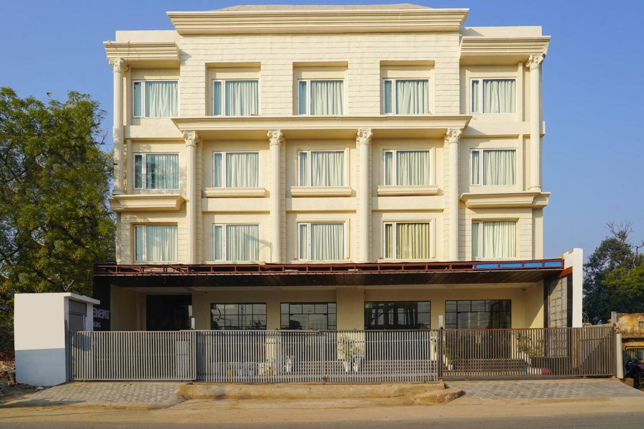 Hotel Four Element Varanasi Exteriör bild